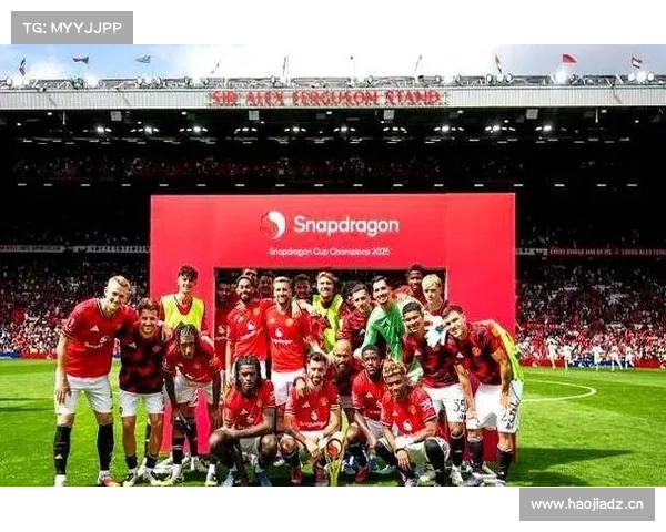 曼联成绩严重下滑，球迷们的痛心疾首